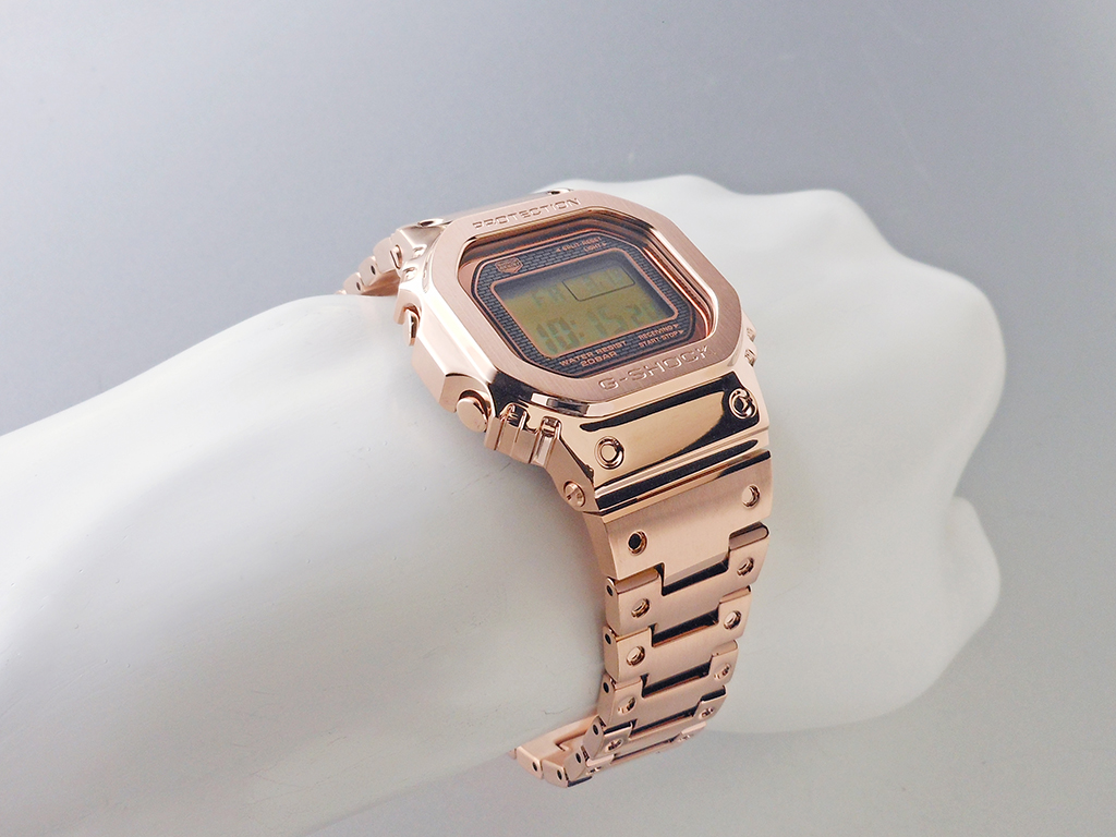 比較的キレイかと思いますCASIO G-SHOCK GMW-B5000 ジーショック ゴールド 腕時計